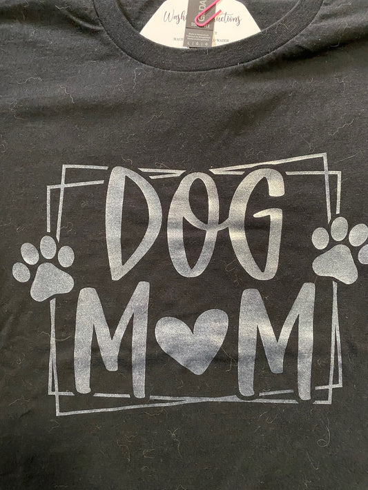 "Dog Mom" Graphic T-Shirt